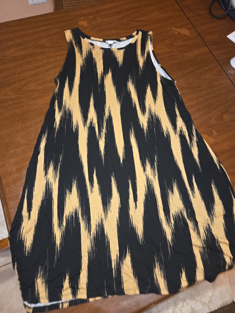 LuLaRoe Black and Mustard Sleeveless Tunic